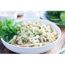 Салат кальмар с овощами под майонезом